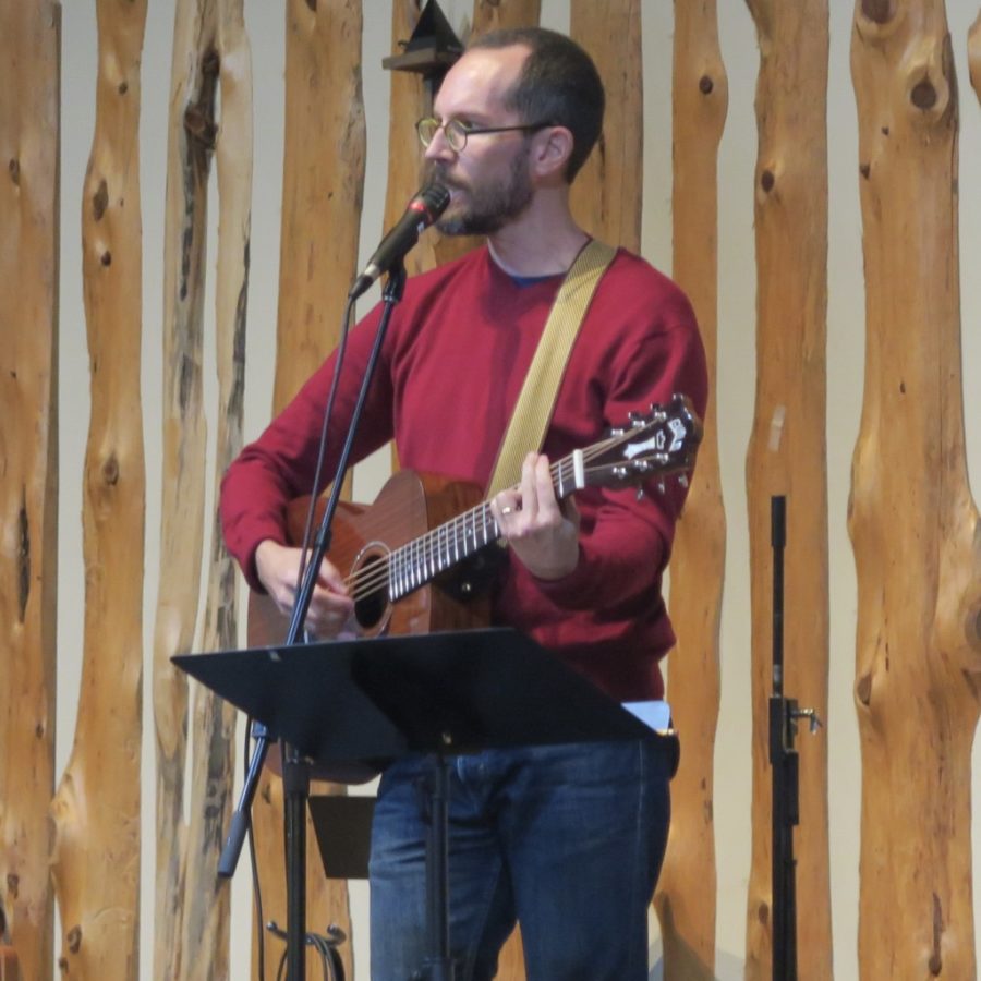Jason Molin plays Fischer Follies